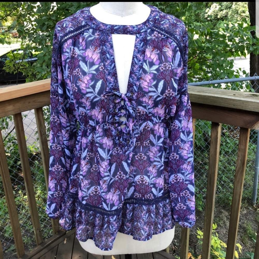 Skylar & Jade Top Lovely flowy top